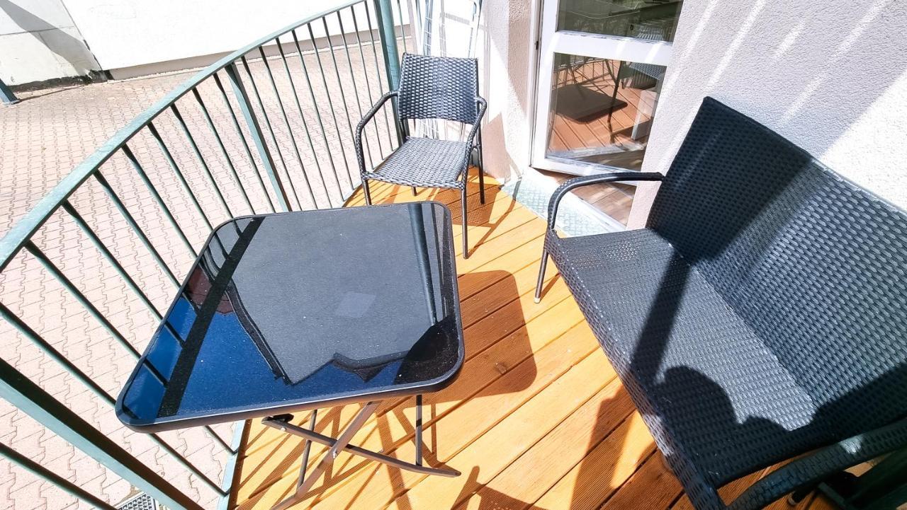Malerische Maisonettewohnung Mit Zwei Balkonen 플라우엔 외부 사진